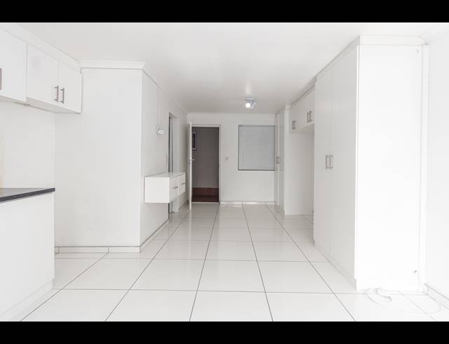 1 BEDROOM APARTMENT SOLD IN BLOUBERG SANDS